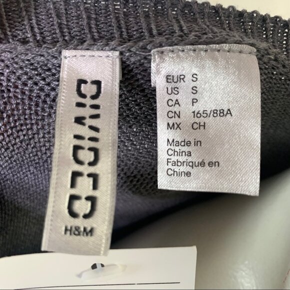 DIVIDED H&M GREY SWEATSHIRT KNIT TOP STUDS CREWNECK LONG SLEEVE SWEATSHIRT SMALL - Picture 7 of 13